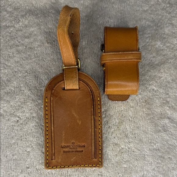 Louis Vuitton Accessories - Vintage Louis Vuitton Luggage Tag and Poignier in Vachetta Leather (13N)